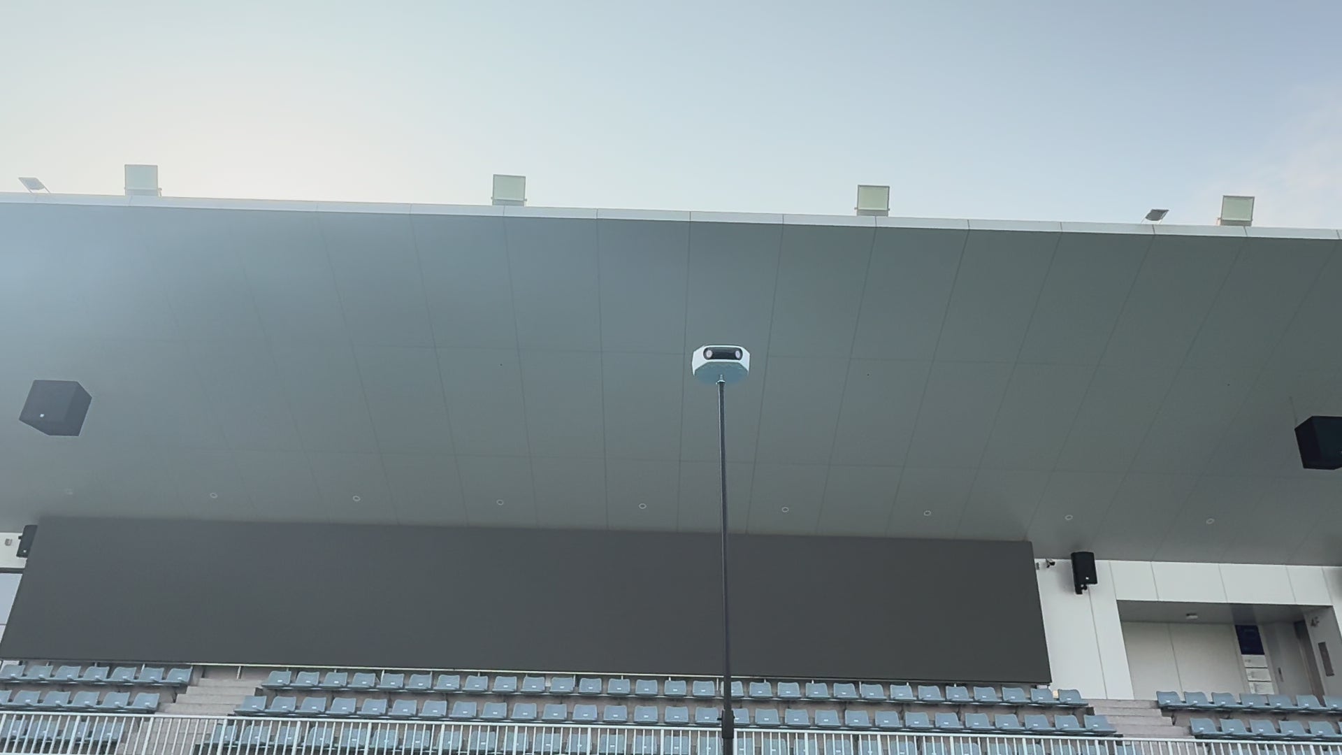 载入视频： 