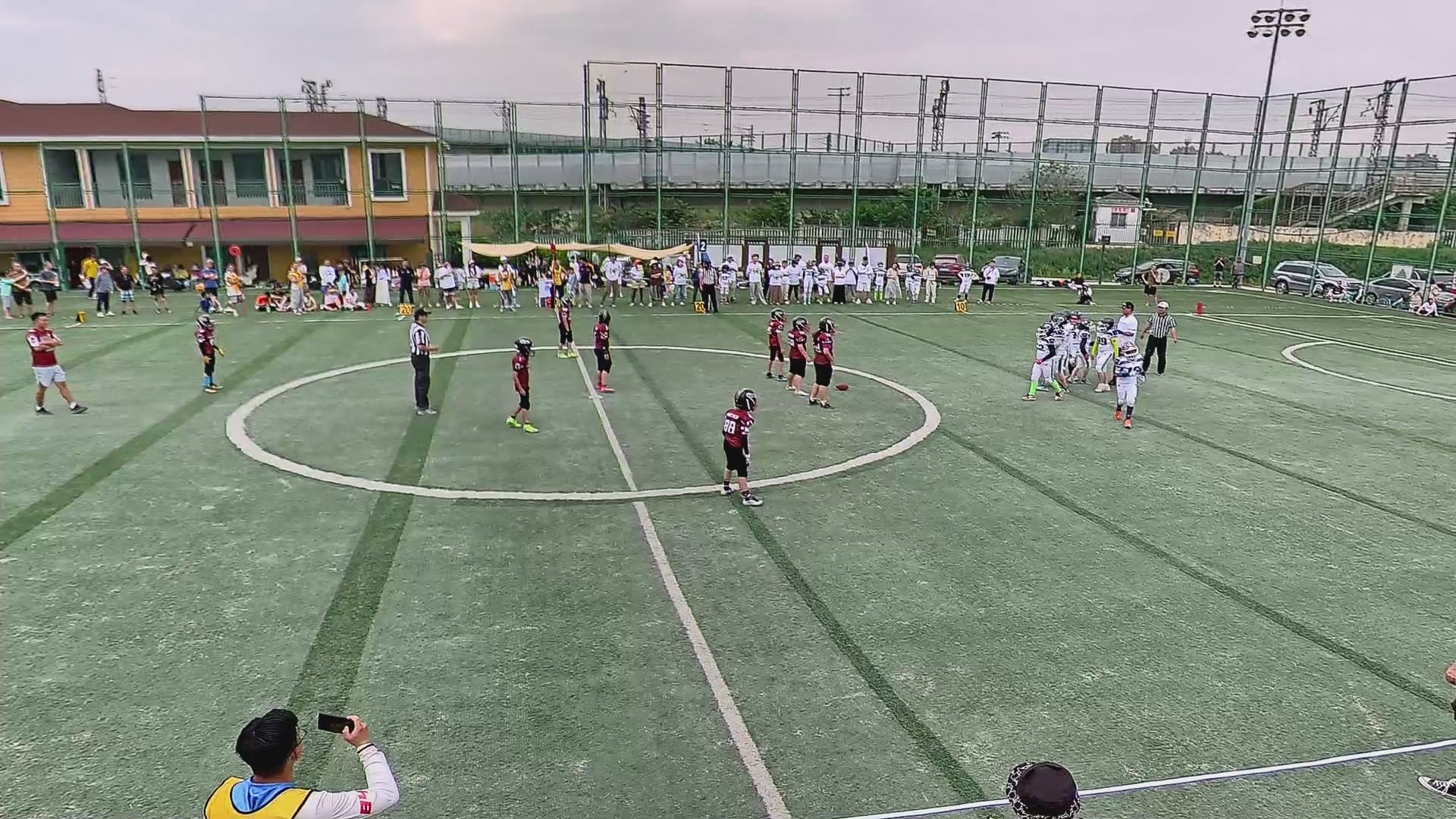 载入视频： 